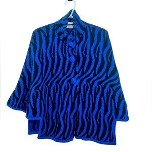 Alpaca fina cardigan poncho, blue and black zebra print OS